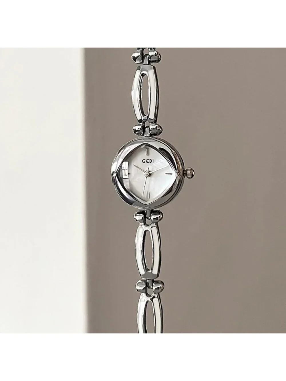 Women's Silver White Quartz Waterproof Rhombus Dial Retro Elegant Wrist Watches